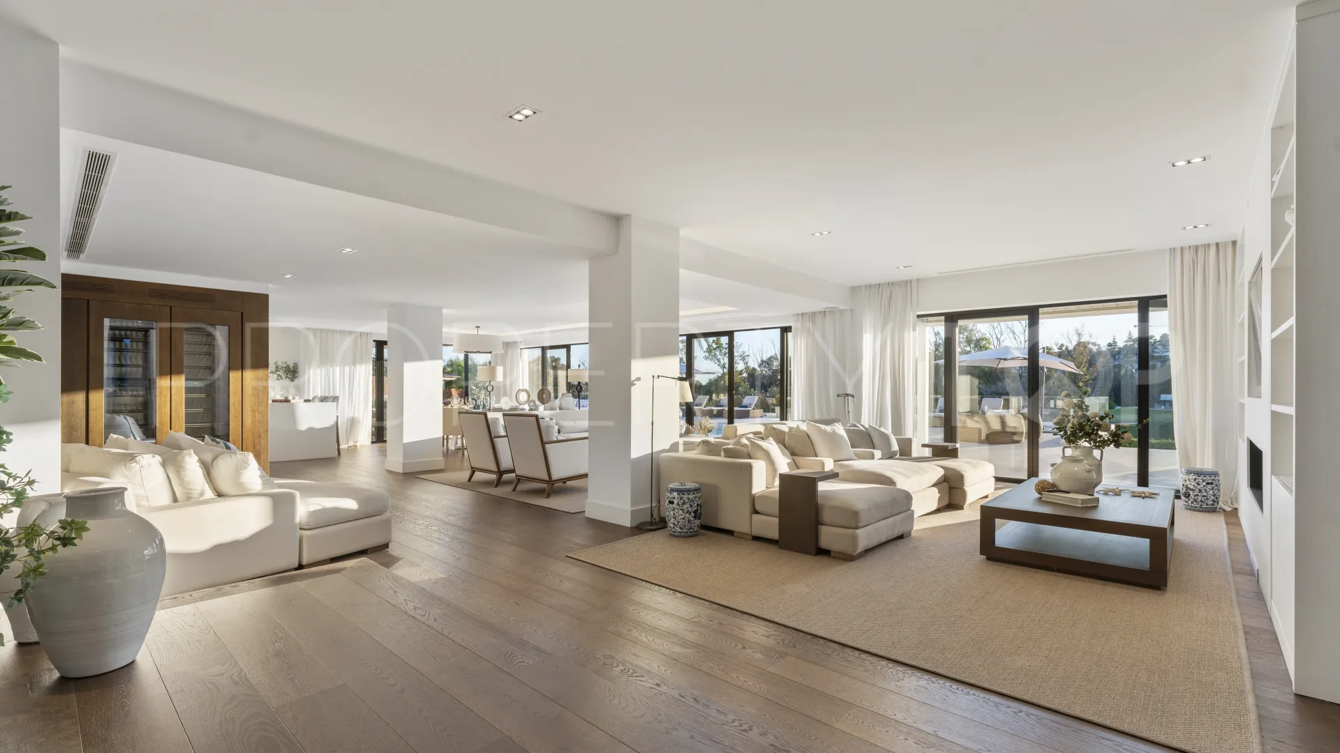Villa with 7 bedrooms for sale in Nueva Andalucia