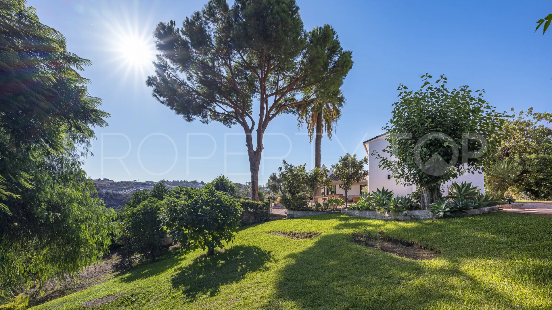 Se vende villa con 4 dormitorios en Guadalmina Alta