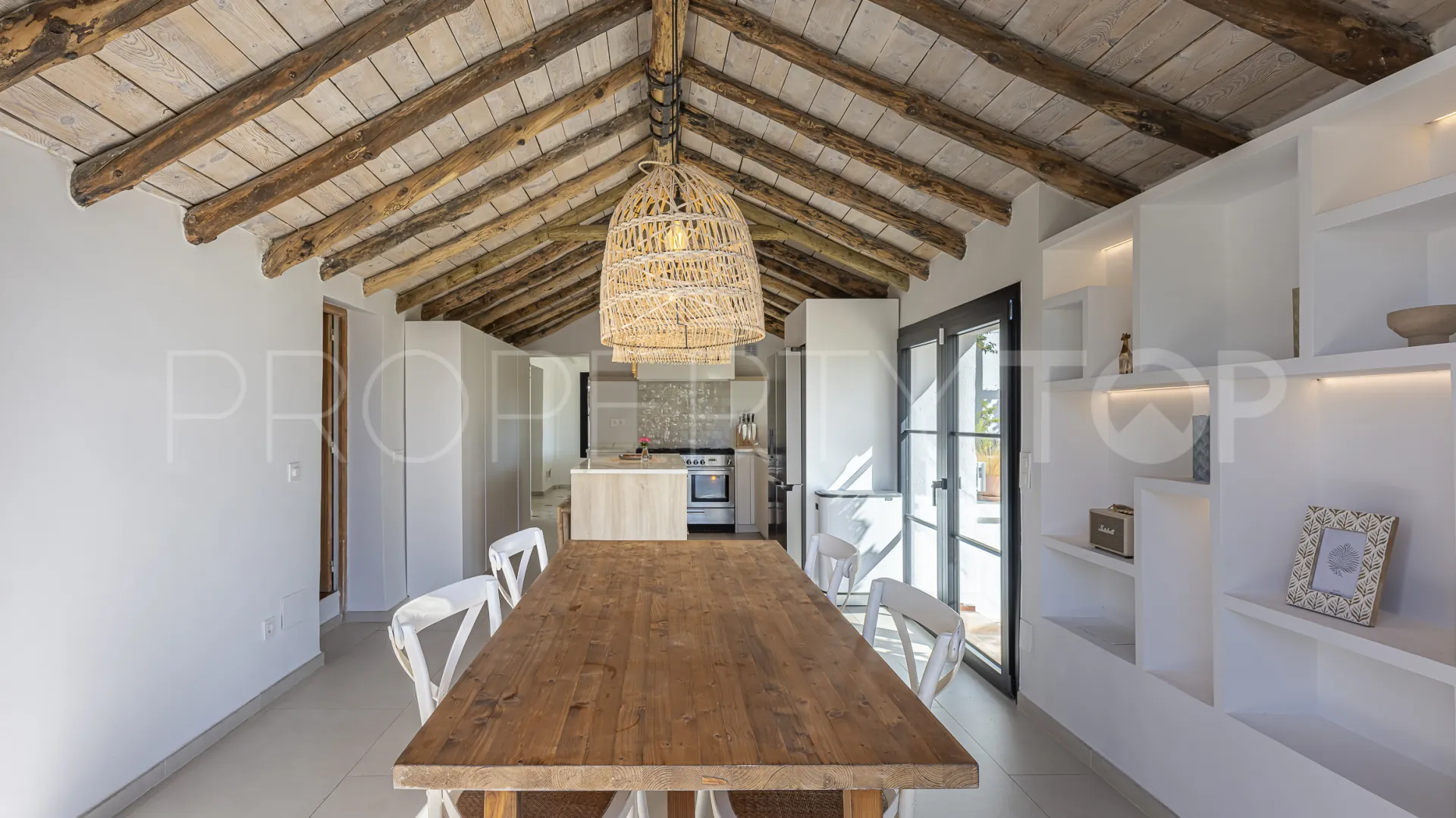 Se vende villa con 4 dormitorios en Guadalmina Alta