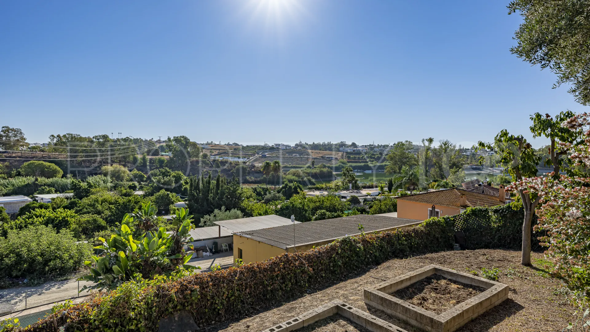 Se vende villa con 4 dormitorios en Guadalmina Alta