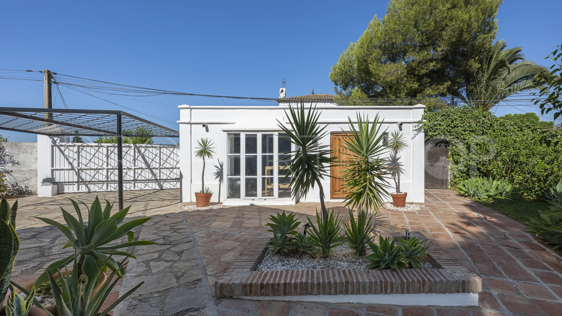 Se vende villa con 4 dormitorios en Guadalmina Alta