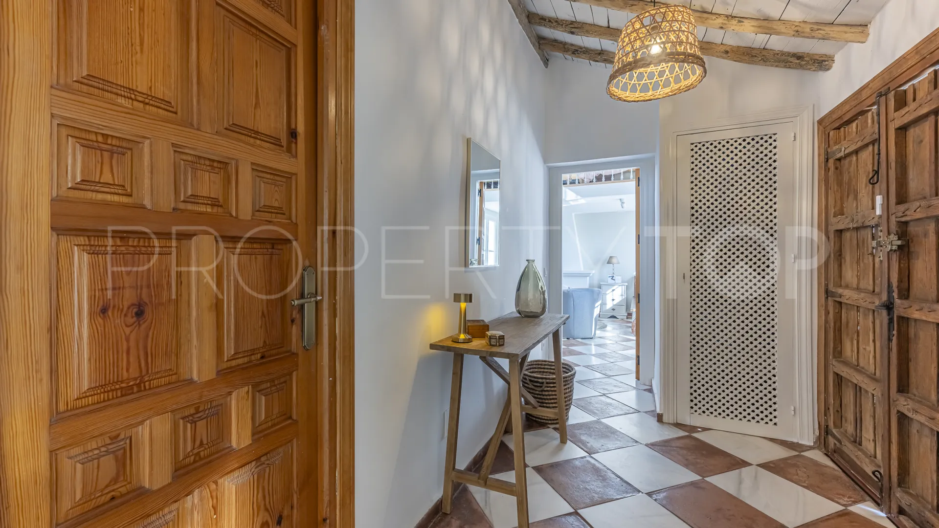 Se vende villa con 4 dormitorios en Guadalmina Alta