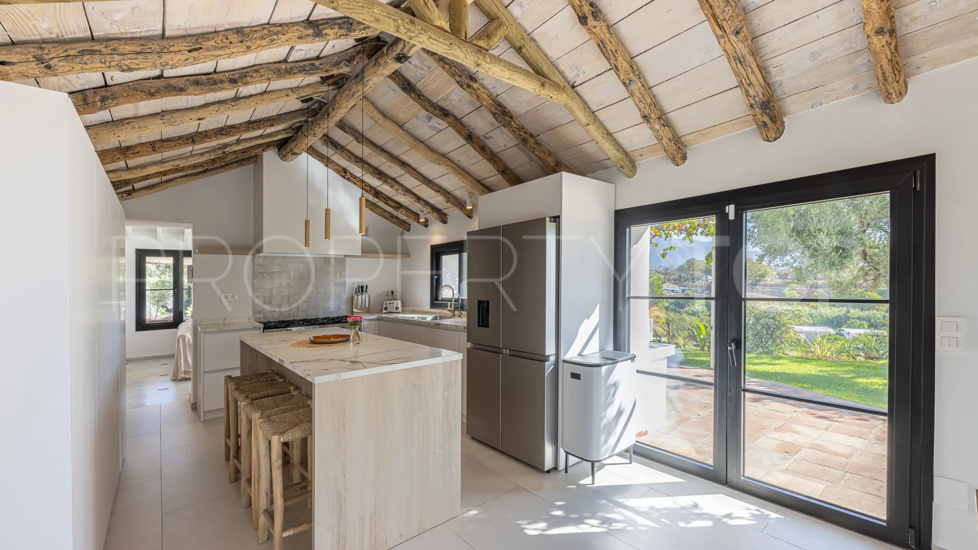 Se vende villa con 4 dormitorios en Guadalmina Alta