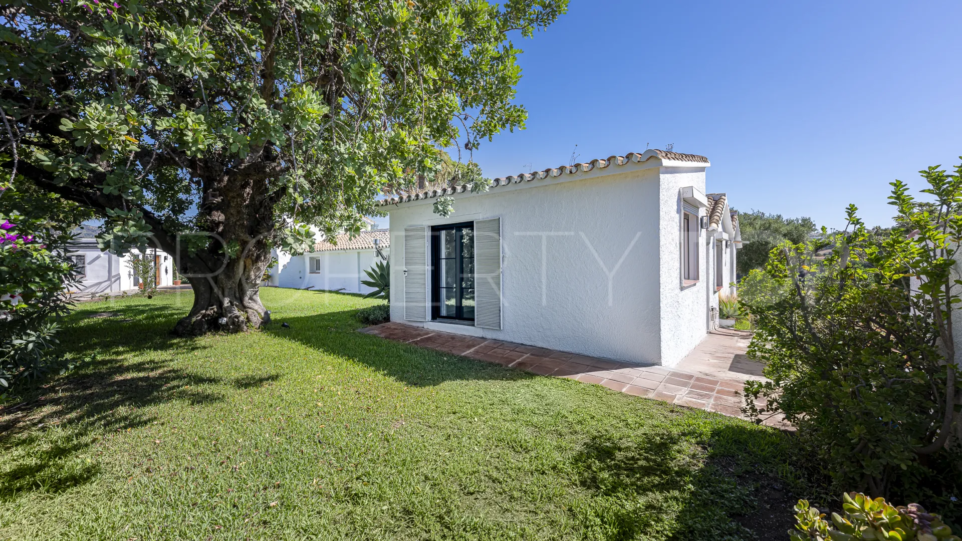 Se vende villa con 4 dormitorios en Guadalmina Alta