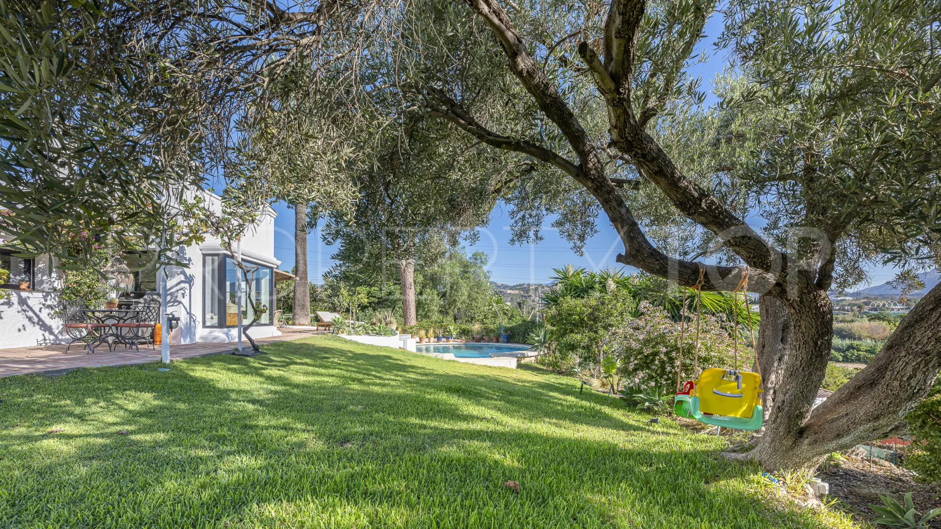 Se vende villa con 4 dormitorios en Guadalmina Alta