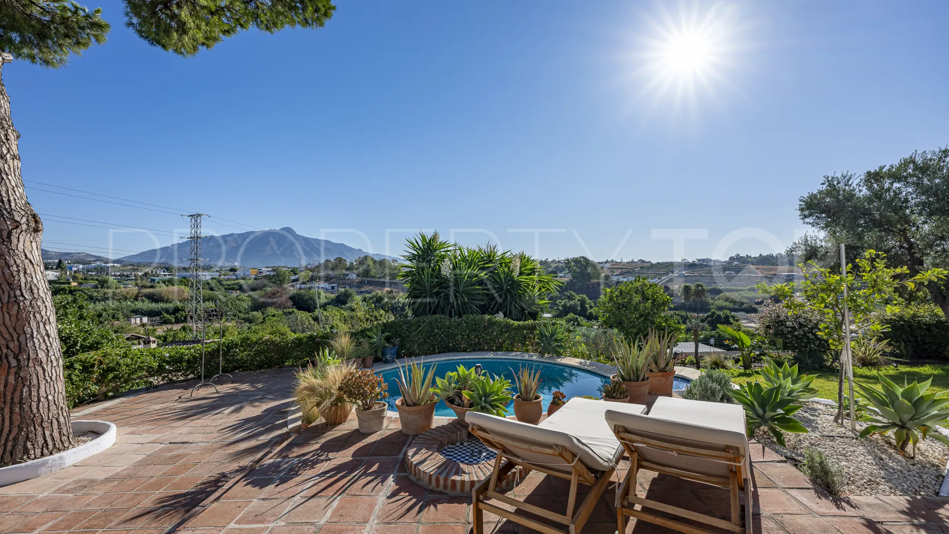Se vende villa con 4 dormitorios en Guadalmina Alta