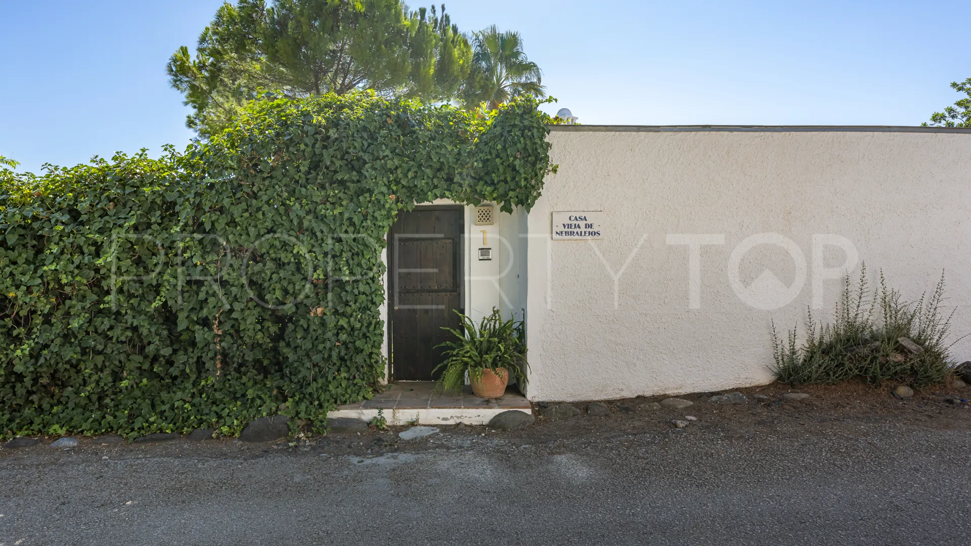 Se vende villa con 4 dormitorios en Guadalmina Alta