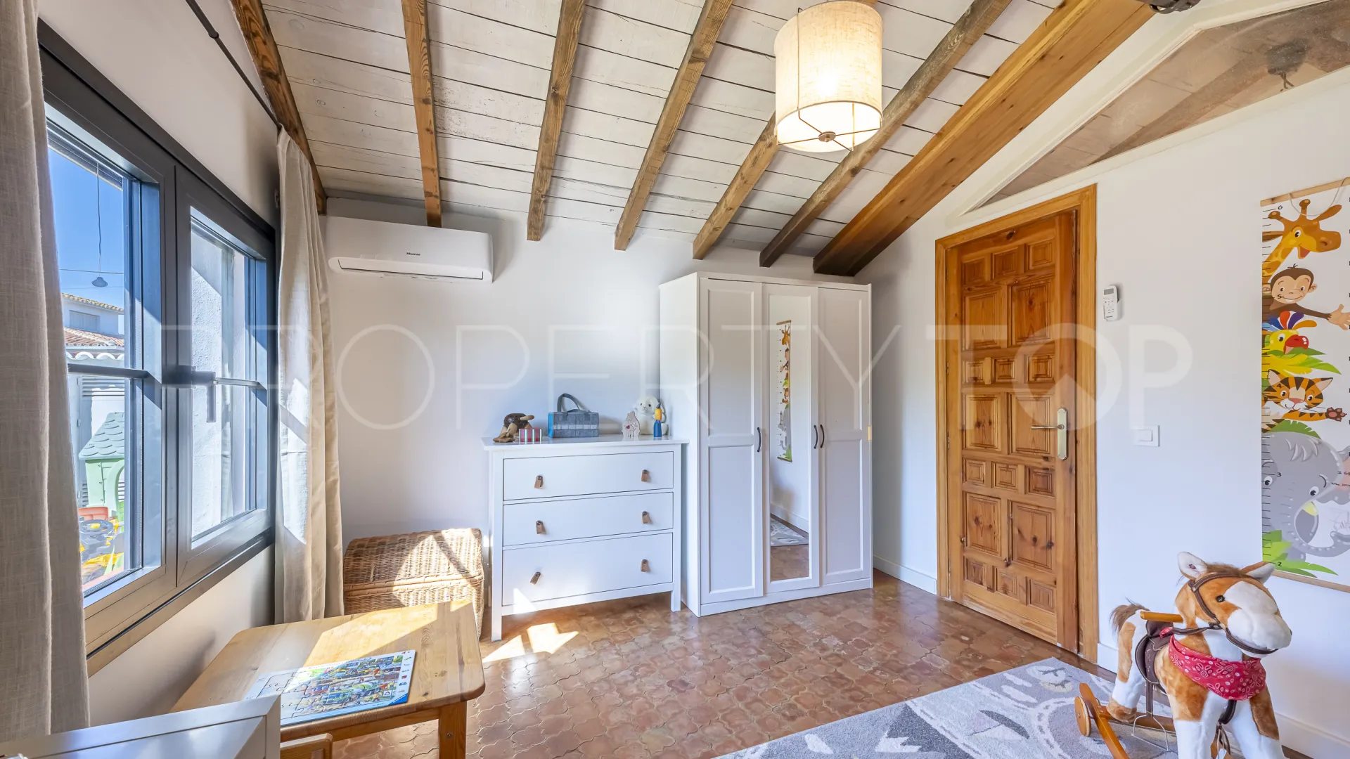Se vende villa con 4 dormitorios en Guadalmina Alta