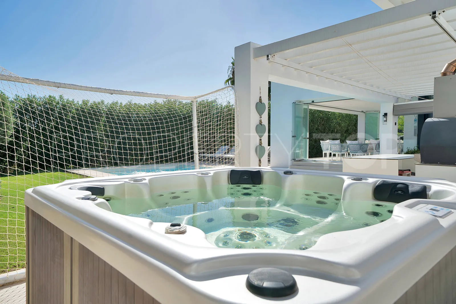 Villa for sale in Estepona