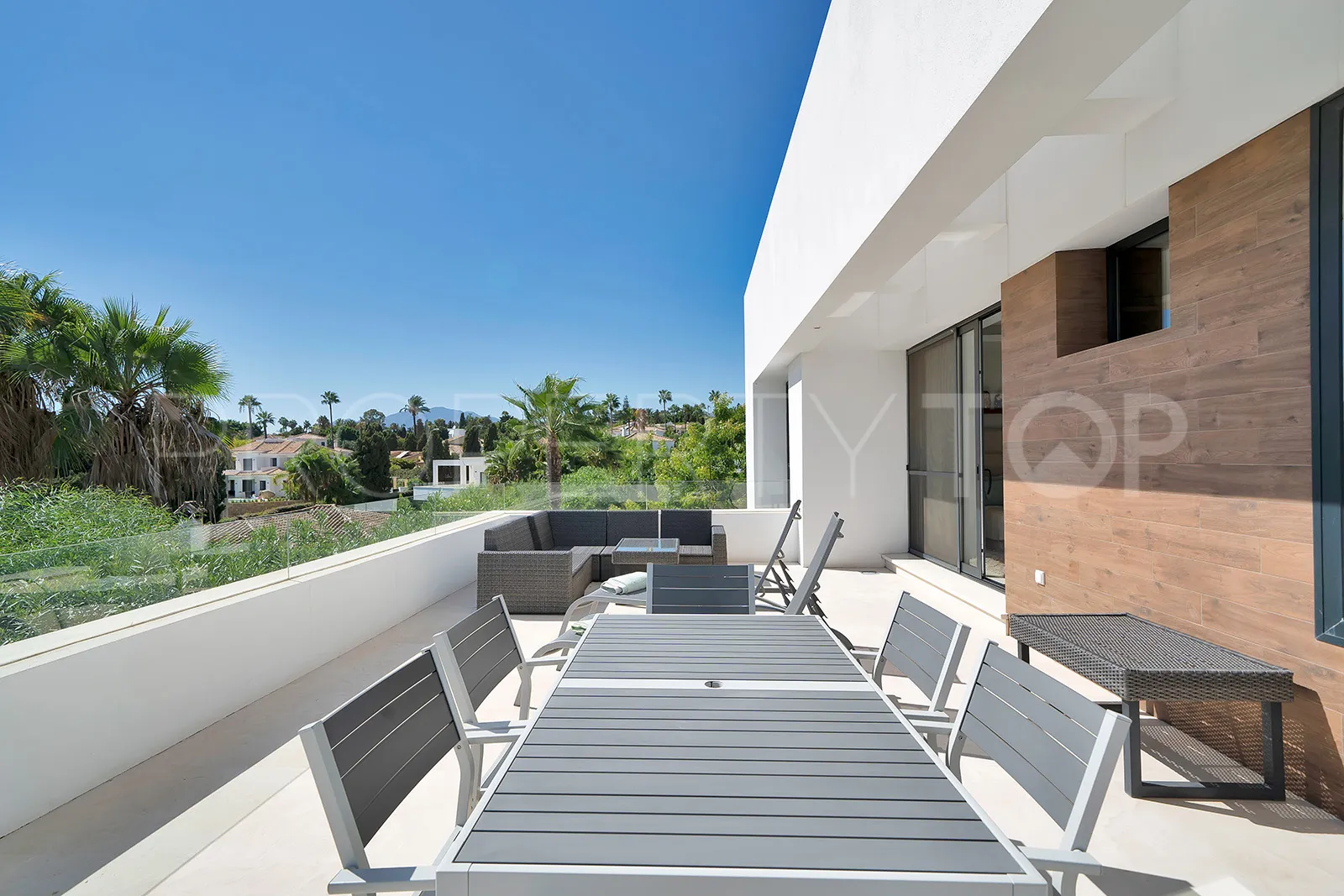 Villa for sale in Estepona