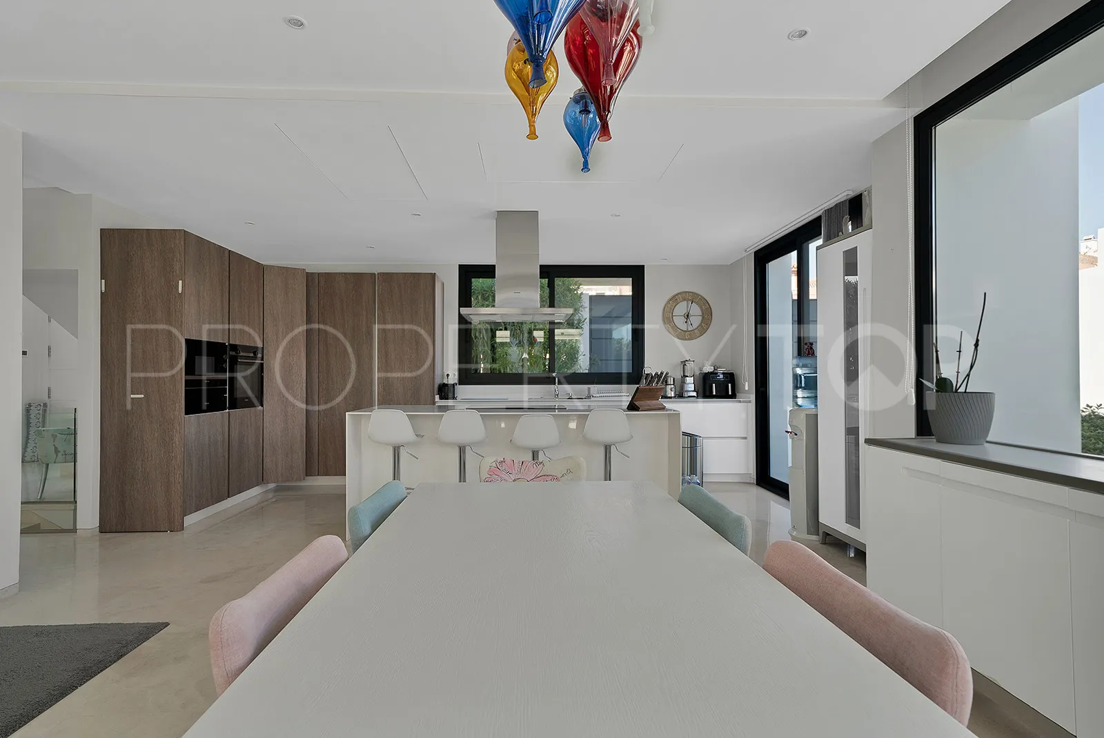 Villa for sale in Estepona