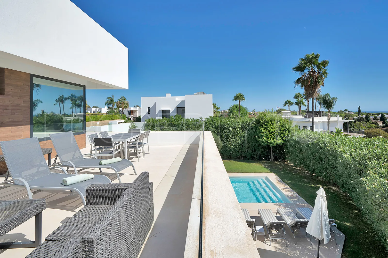 Villa for sale in Estepona