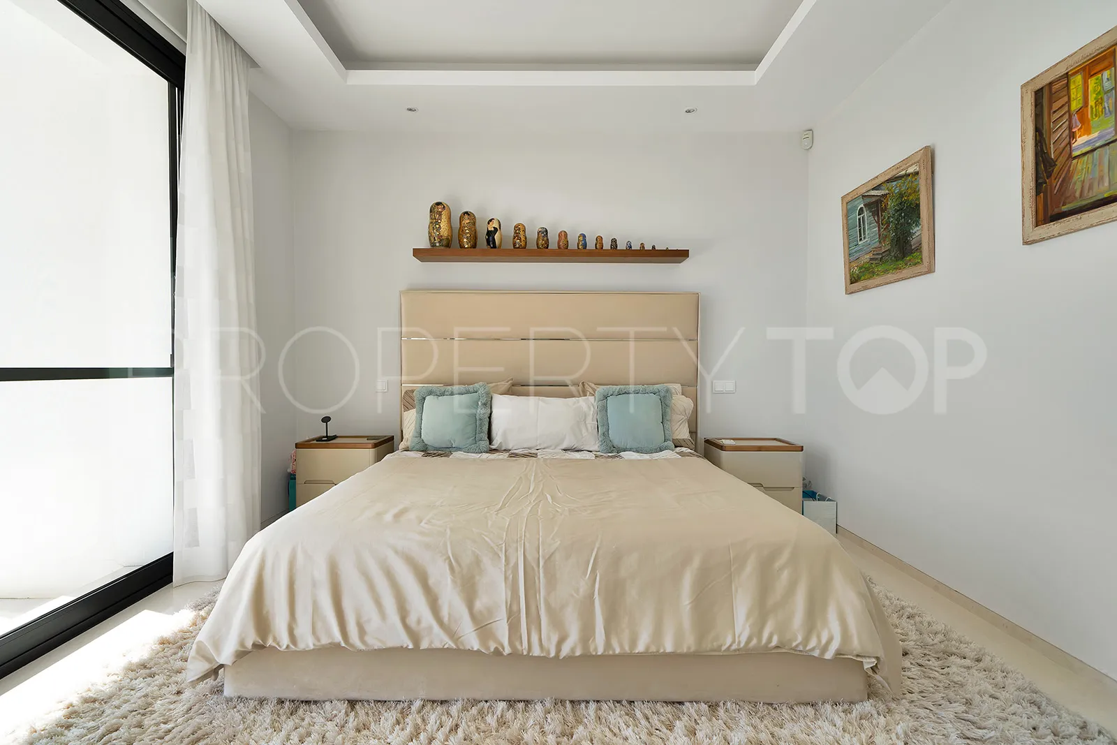 Villa for sale in Estepona