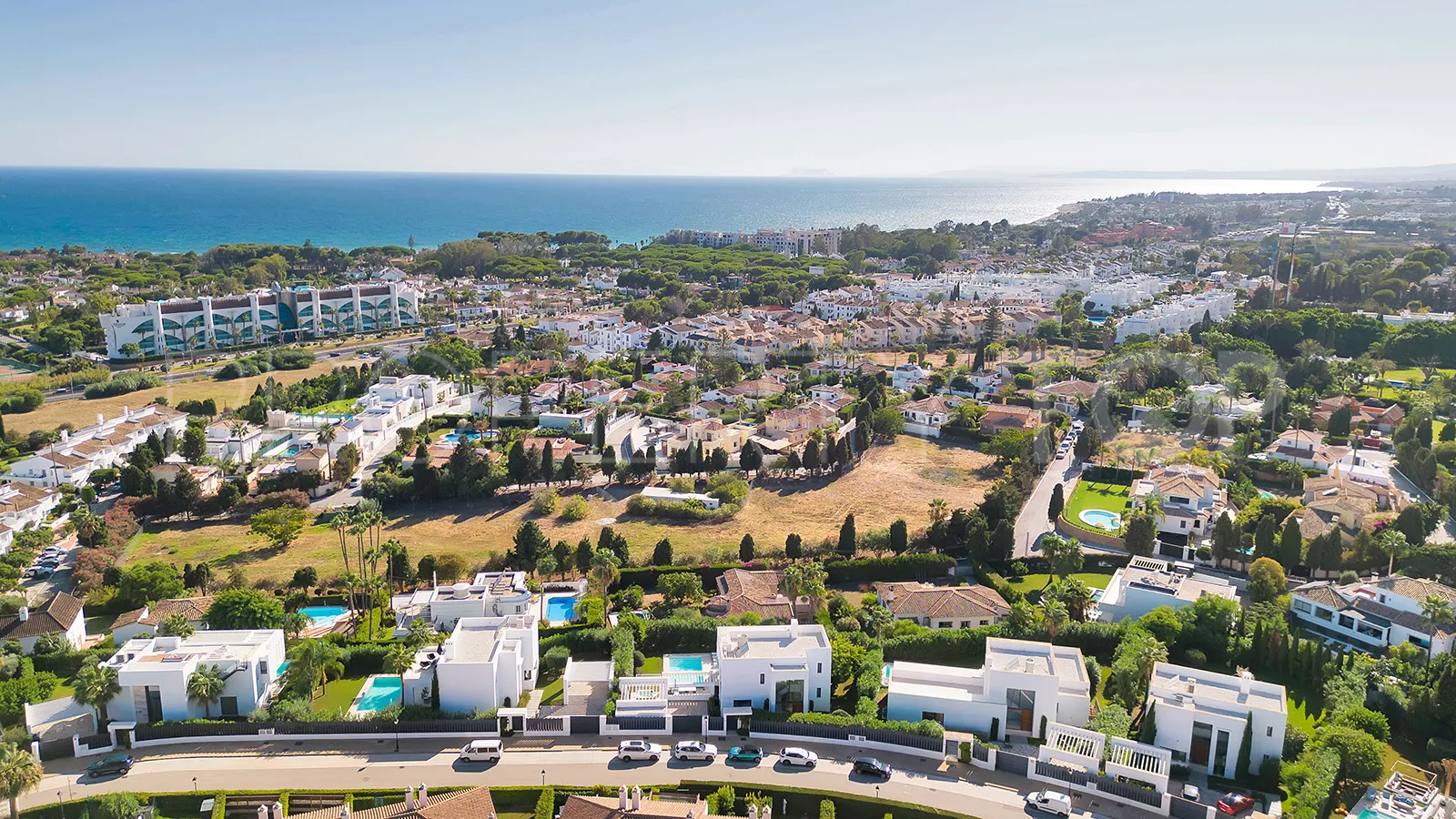 Villa for sale in Estepona