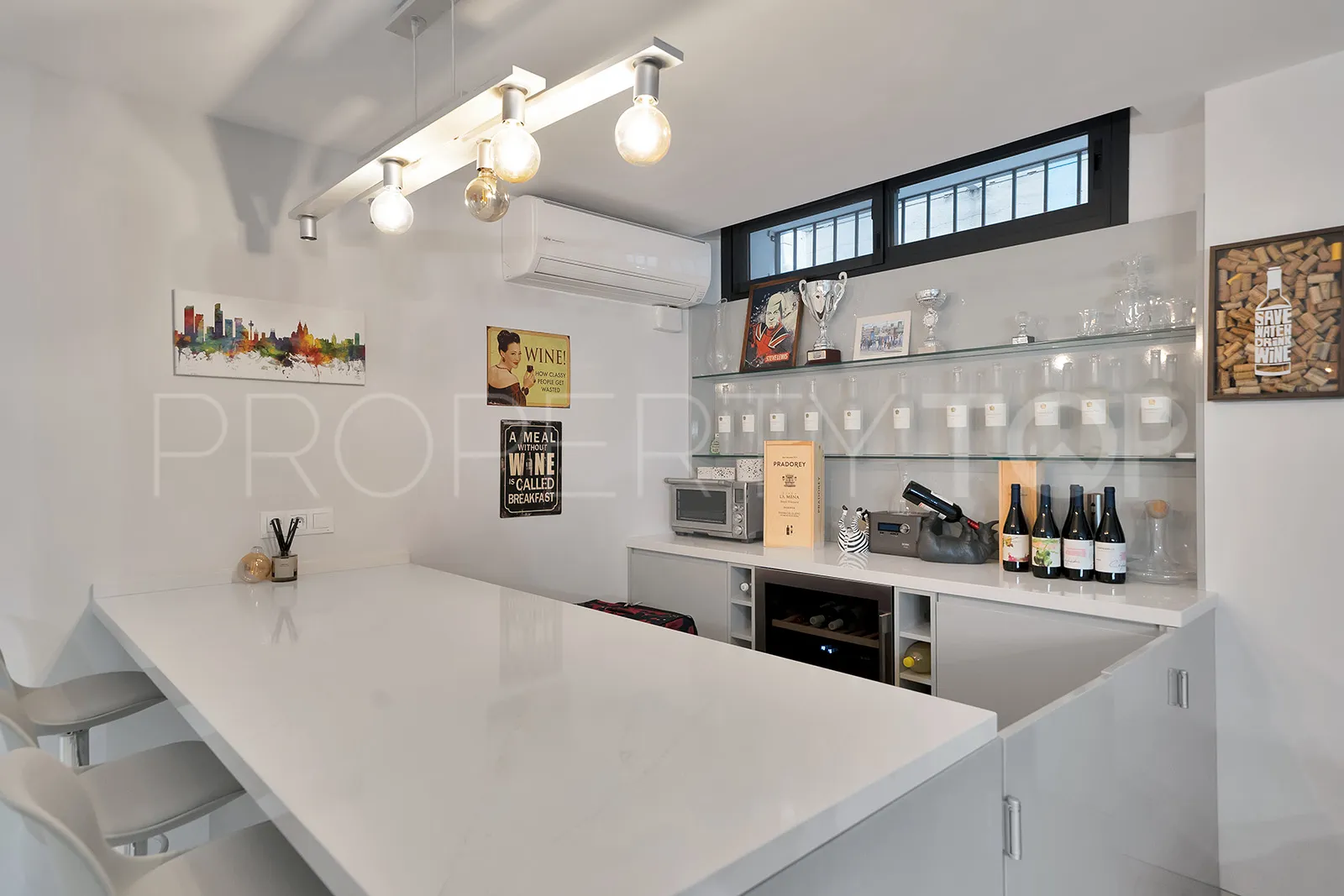 Villa for sale in Estepona