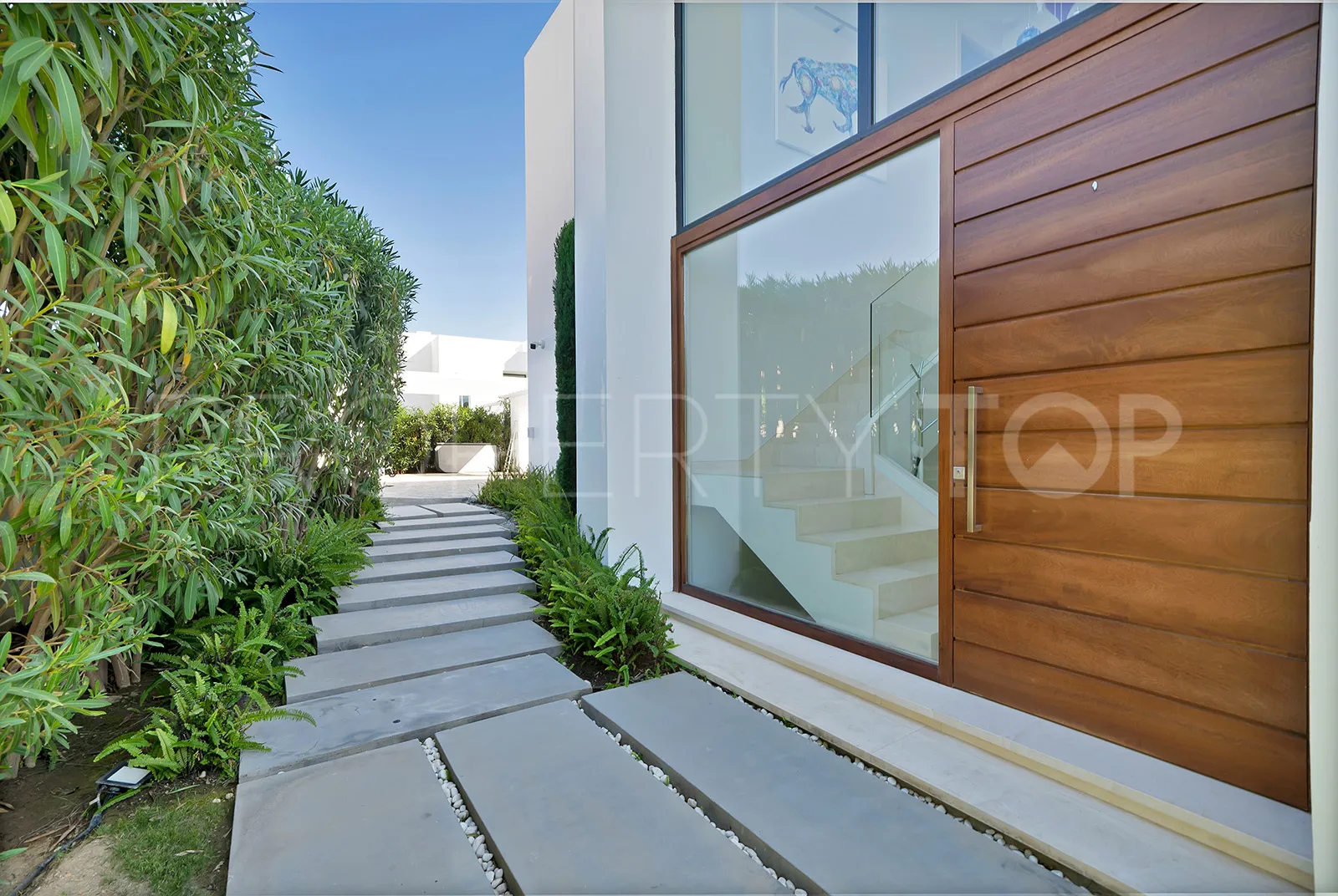Villa for sale in Estepona