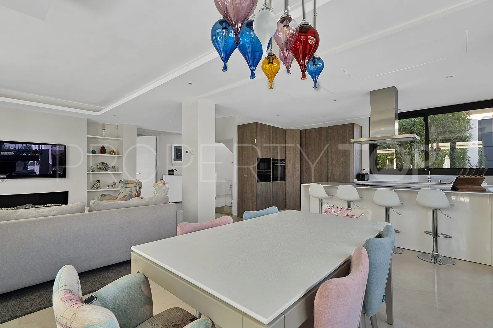 Villa for sale in Estepona