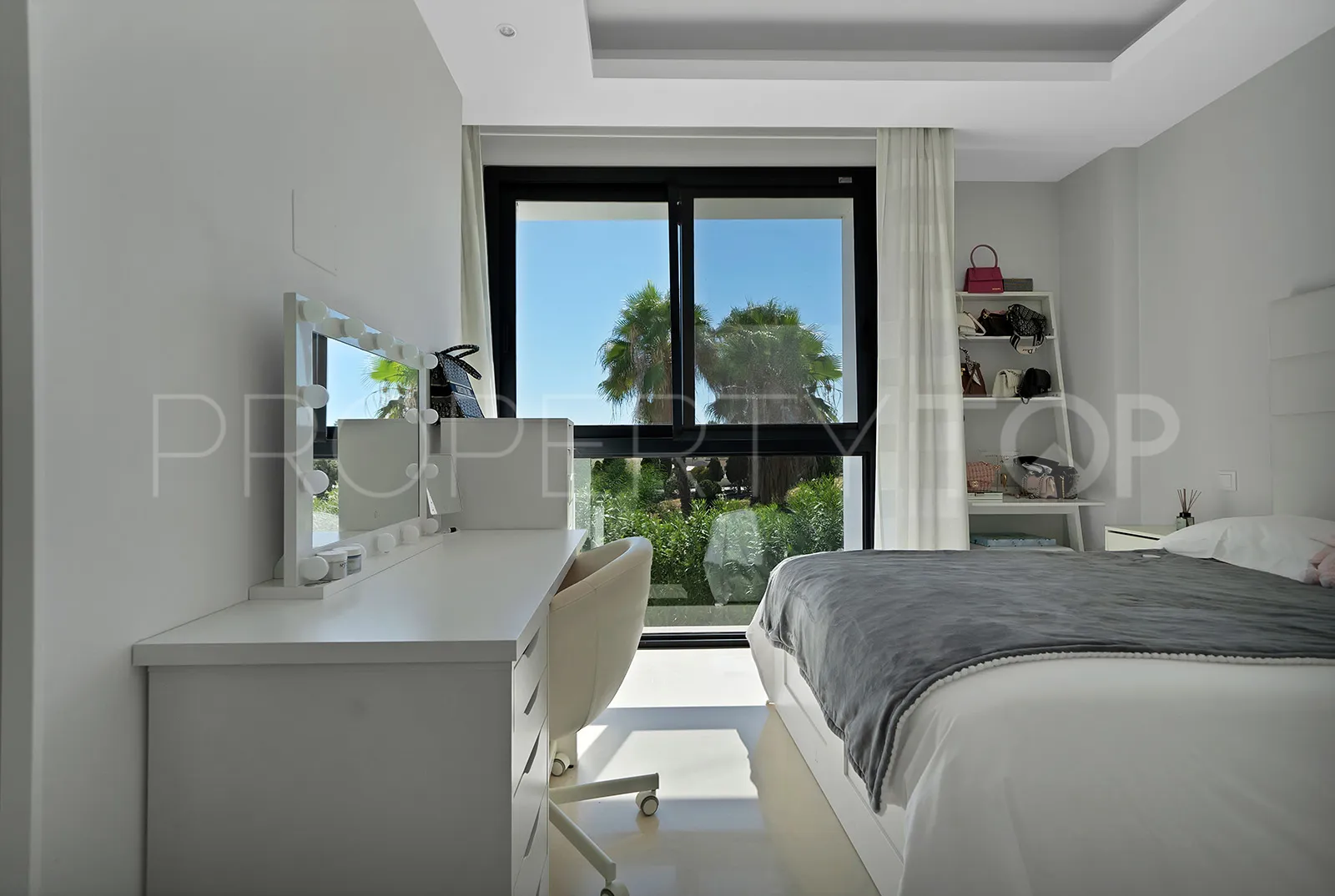 Villa for sale in Estepona