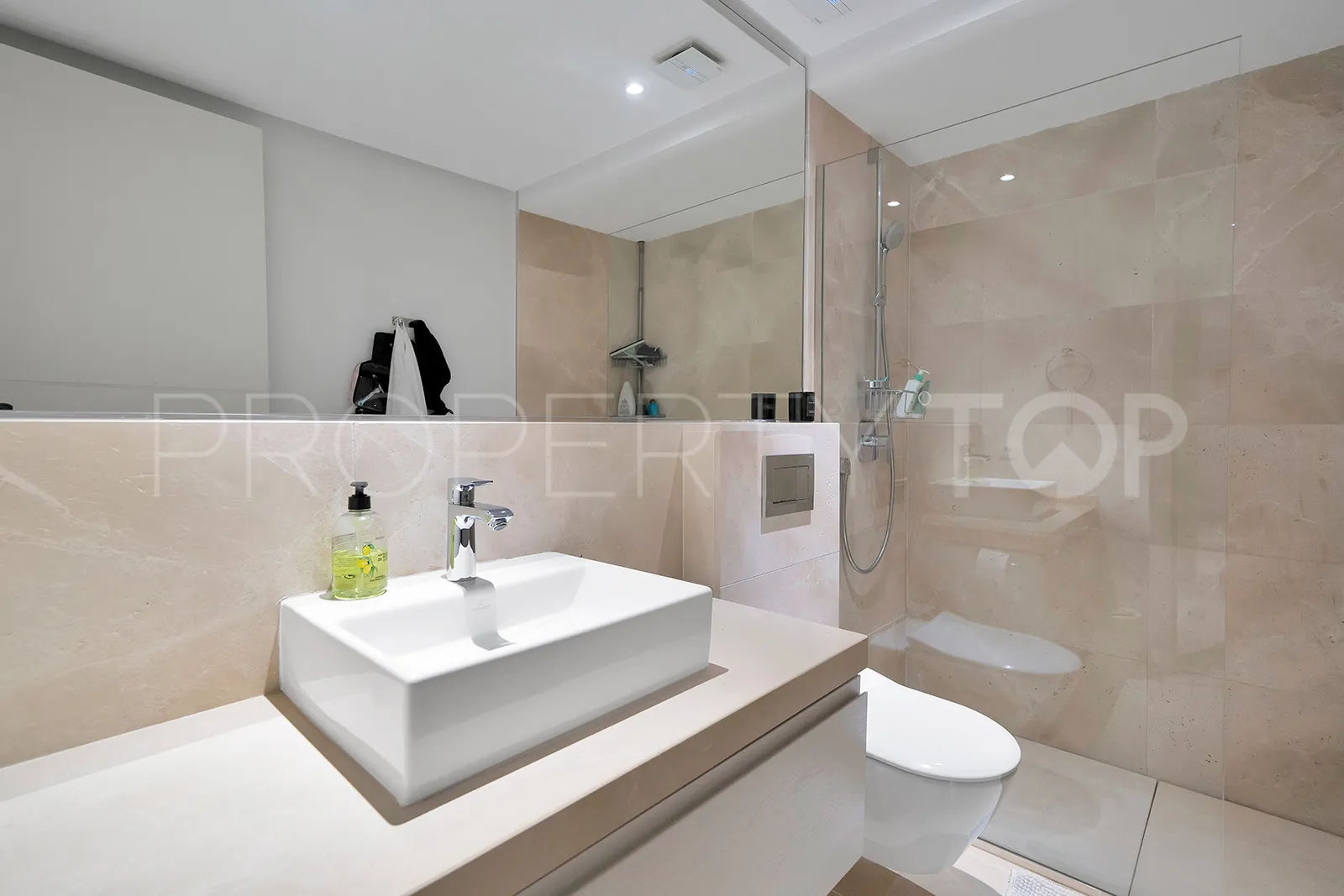 Villa for sale in Estepona
