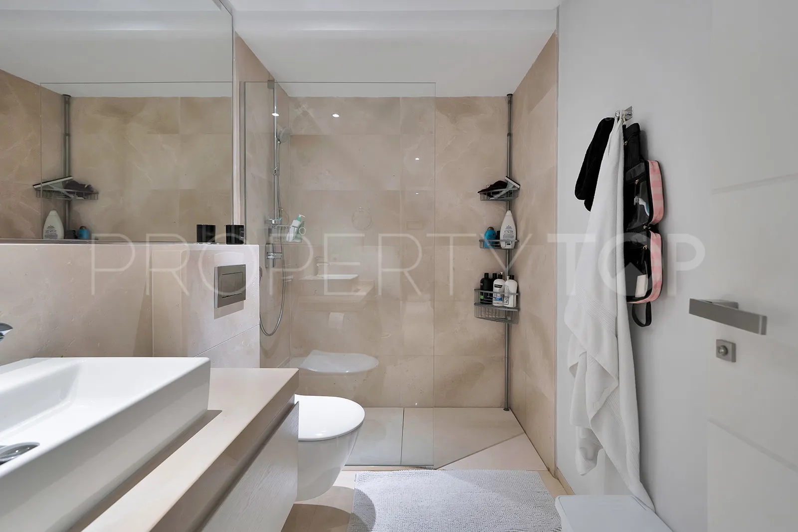 Villa for sale in Estepona