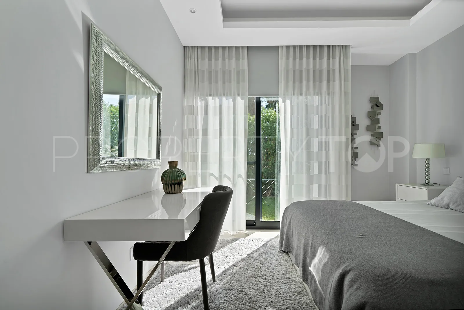 Villa for sale in Estepona