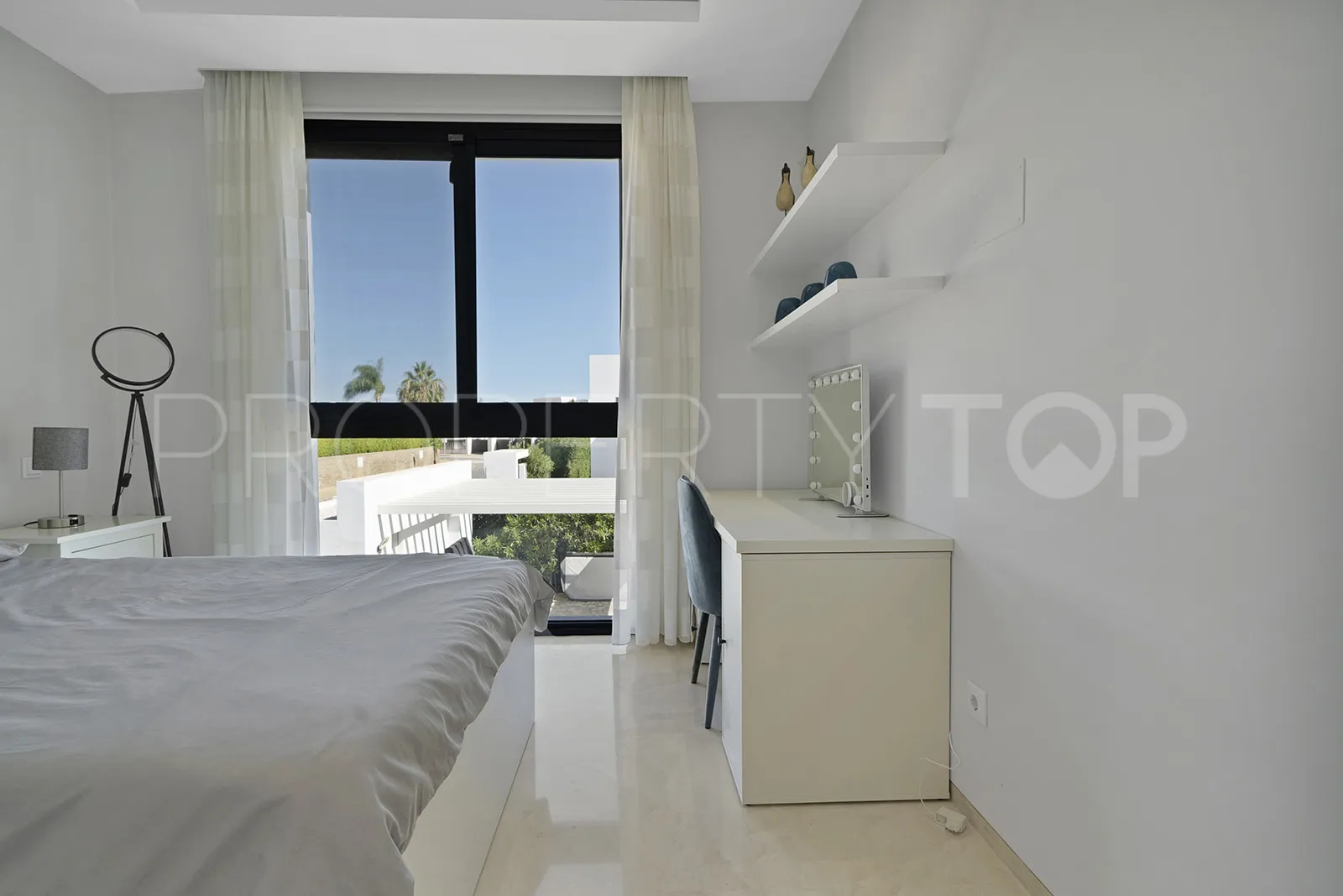 Villa for sale in Estepona