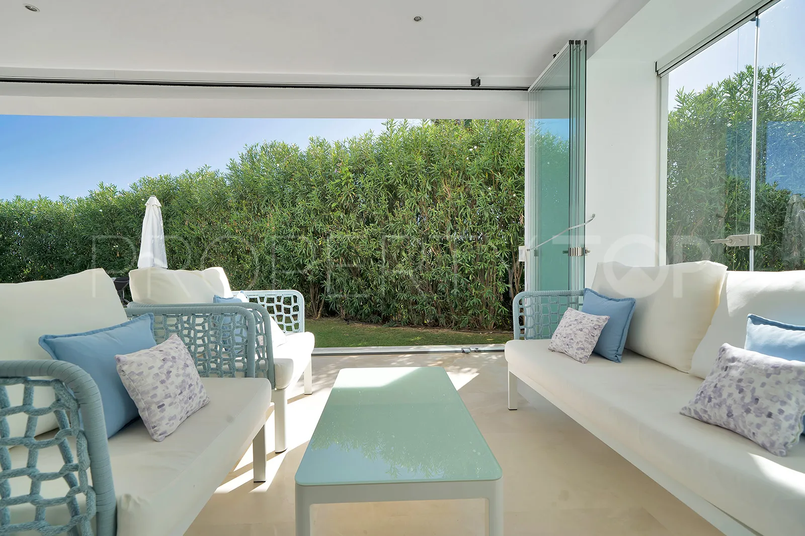 Villa for sale in Estepona