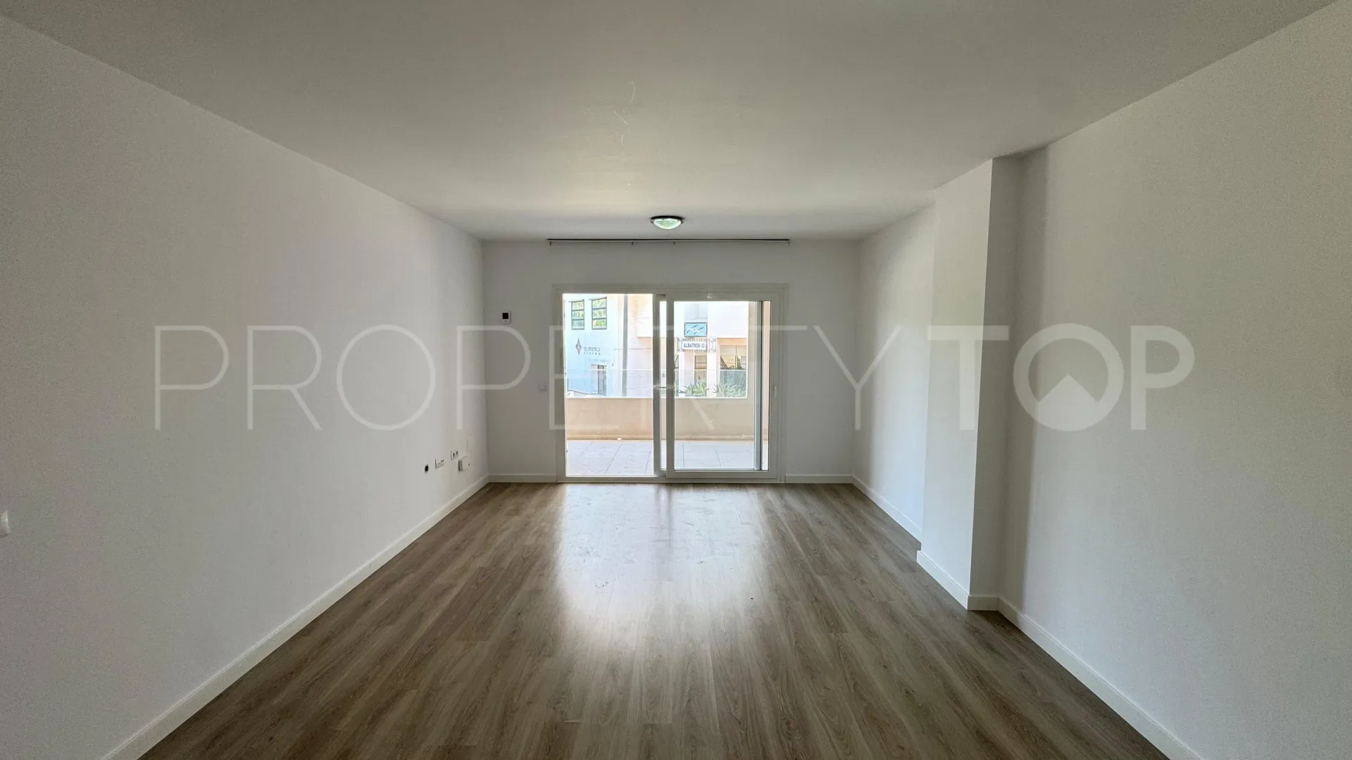 Nueva Andalucia, apartamento de 2 dormitorios en venta
