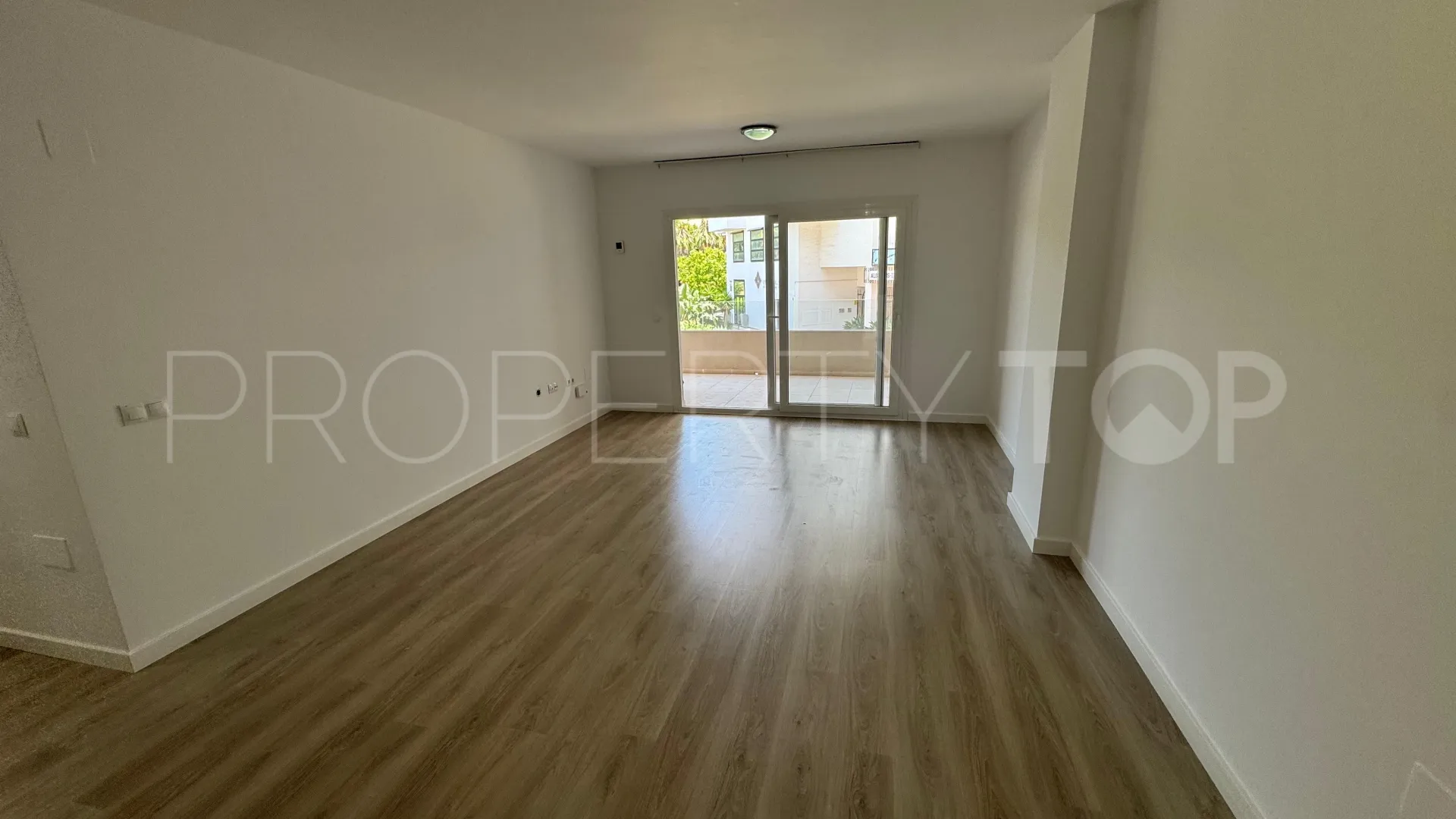 Nueva Andalucia, apartamento de 2 dormitorios en venta