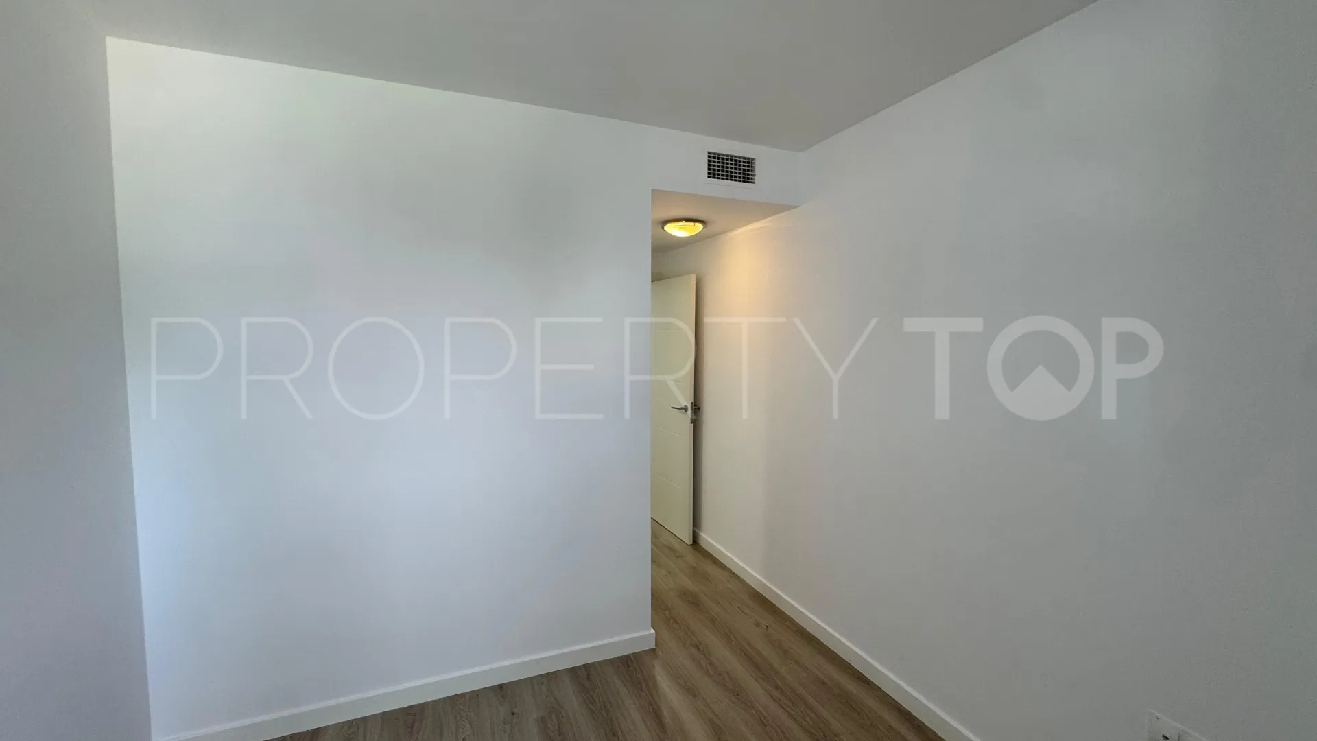 Nueva Andalucia, apartamento de 2 dormitorios en venta