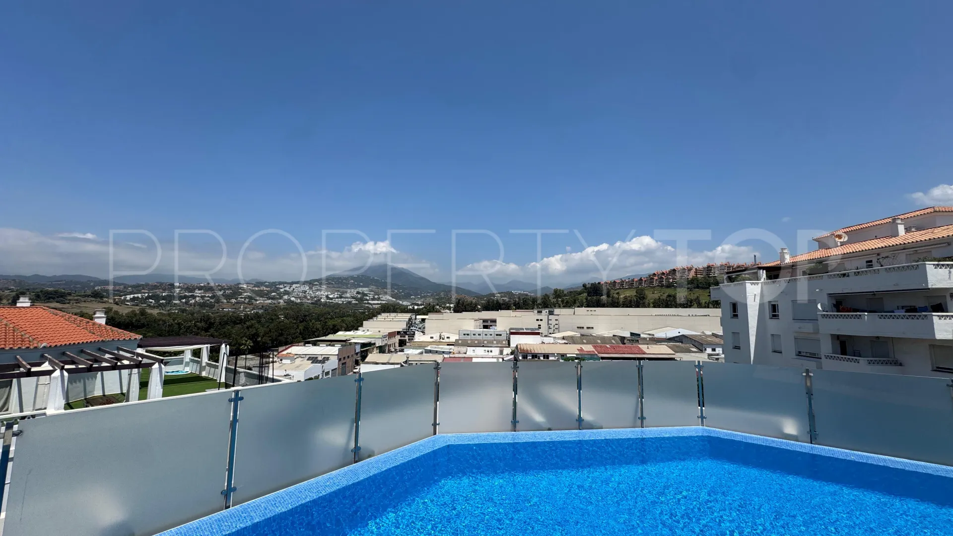 Nueva Andalucia, apartamento de 2 dormitorios en venta