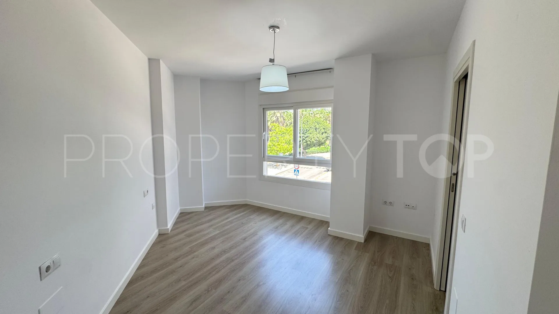Nueva Andalucia, apartamento de 2 dormitorios en venta