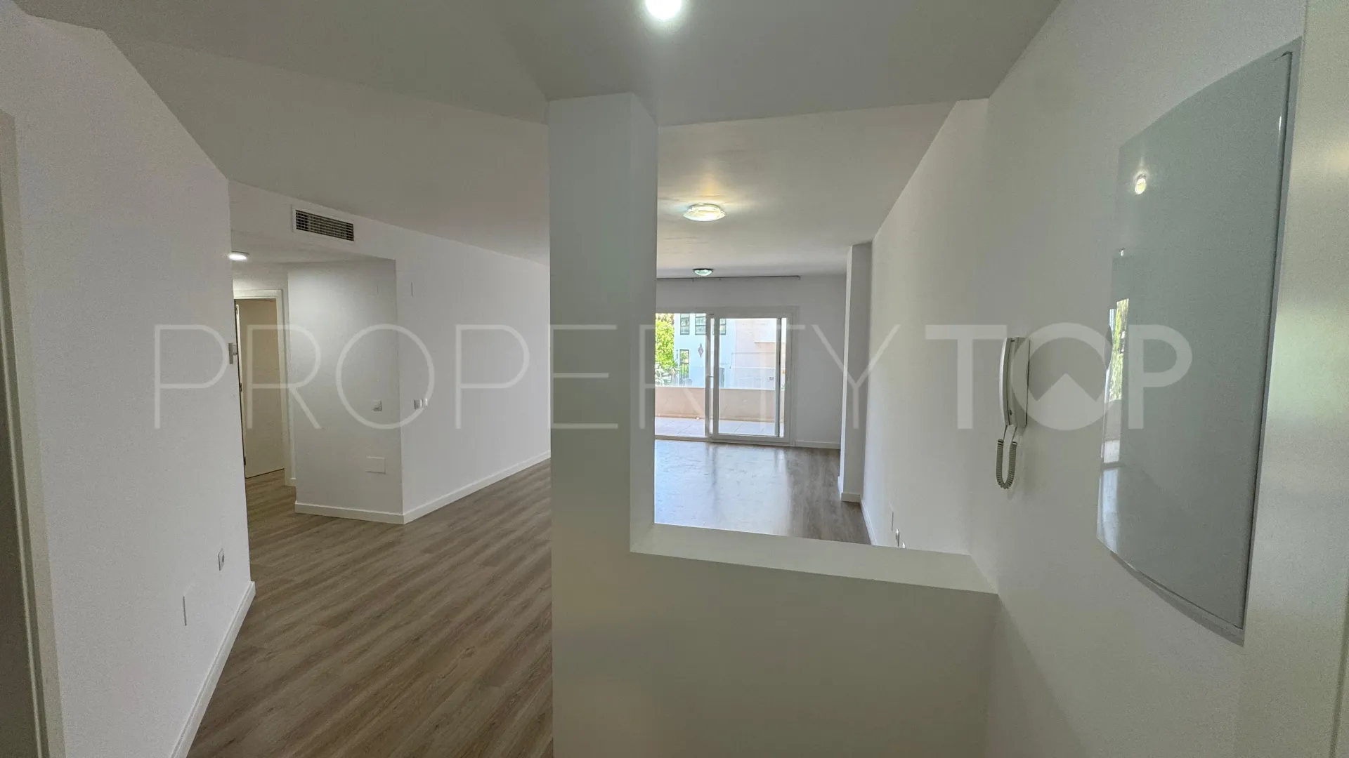Nueva Andalucia, apartamento de 2 dormitorios en venta