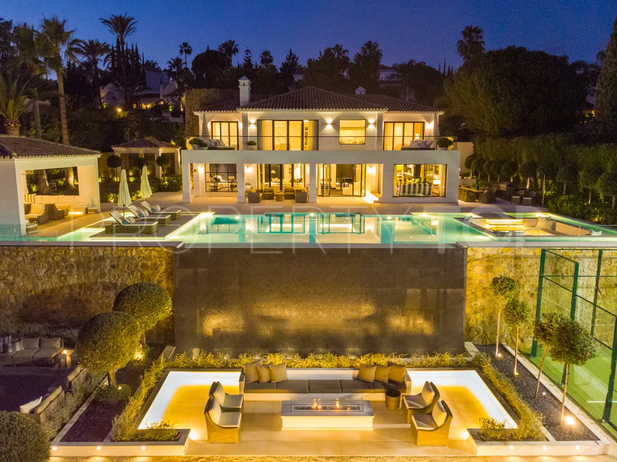 Nueva Andalucia, villa de 5 dormitorios a la venta