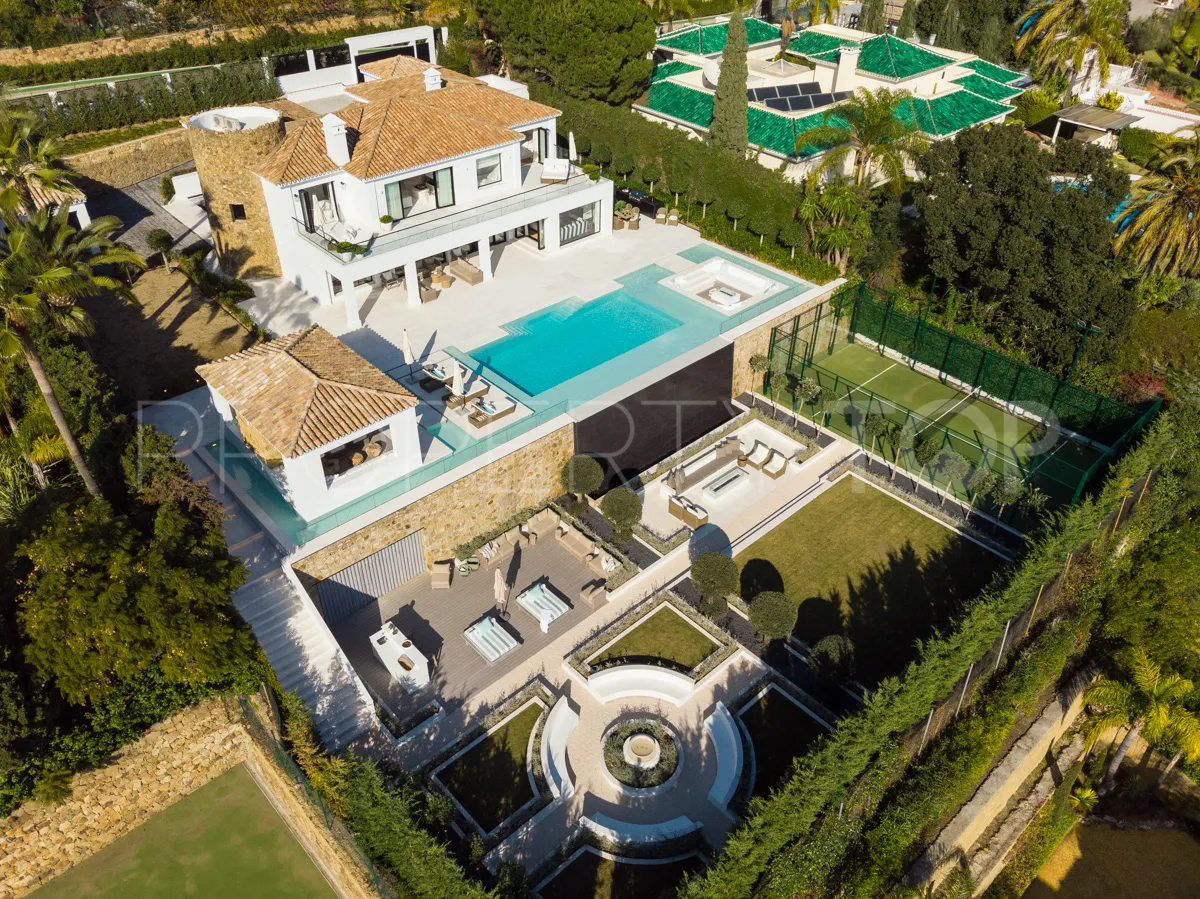 Nueva Andalucia, villa de 5 dormitorios a la venta