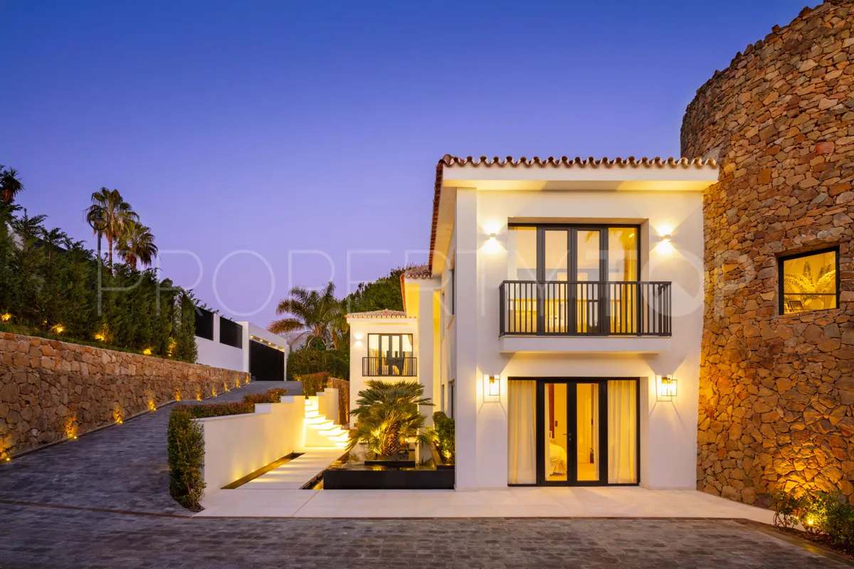 Nueva Andalucia, villa de 5 dormitorios a la venta