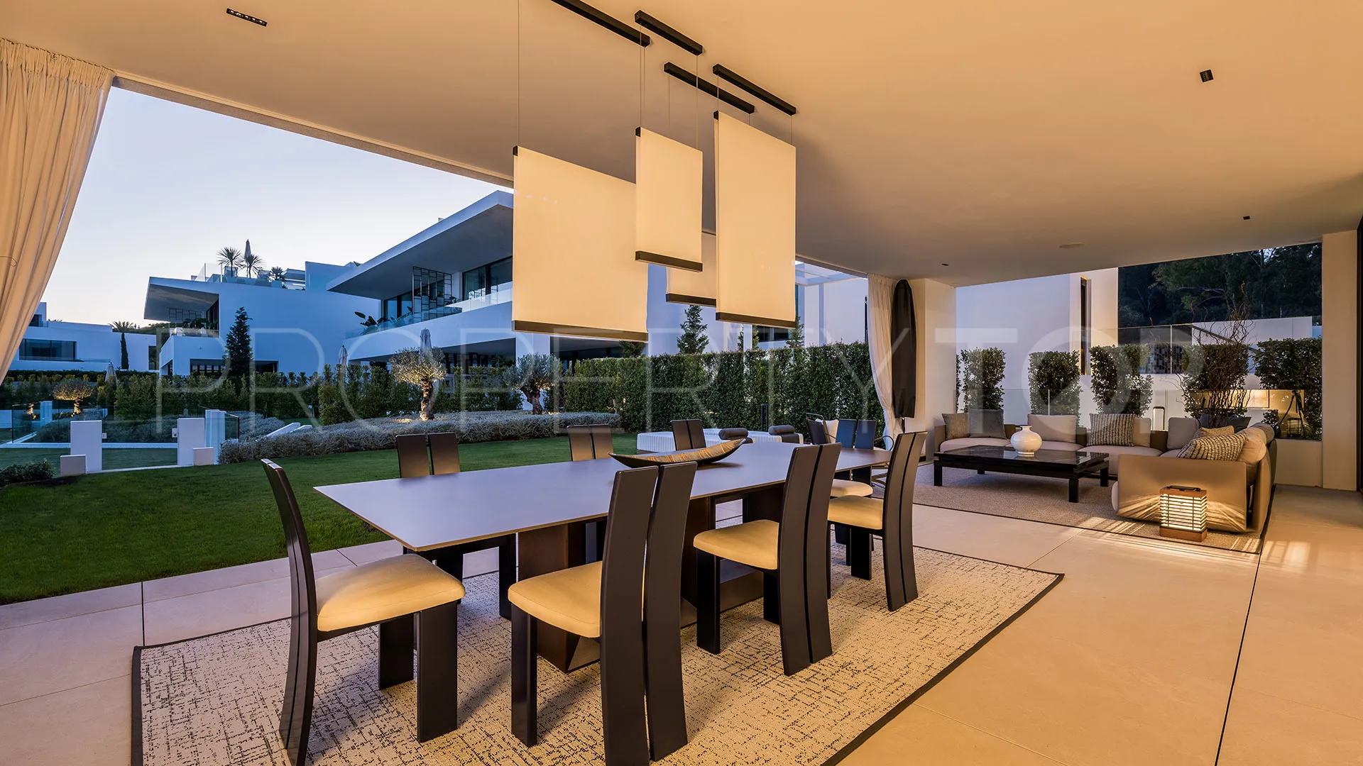 Villa pareada en venta en Golden Mile