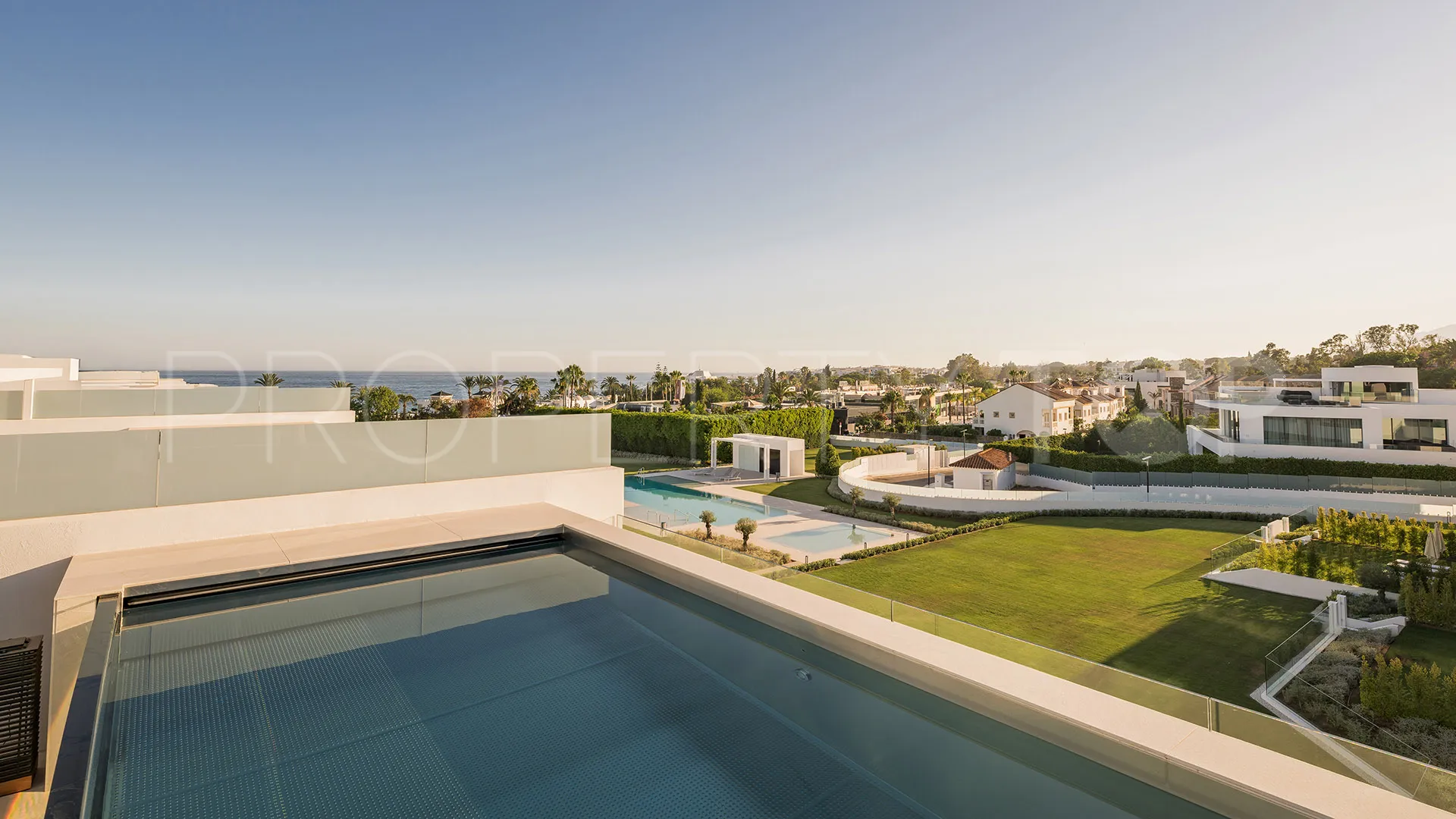 Villa pareada en venta en Golden Mile