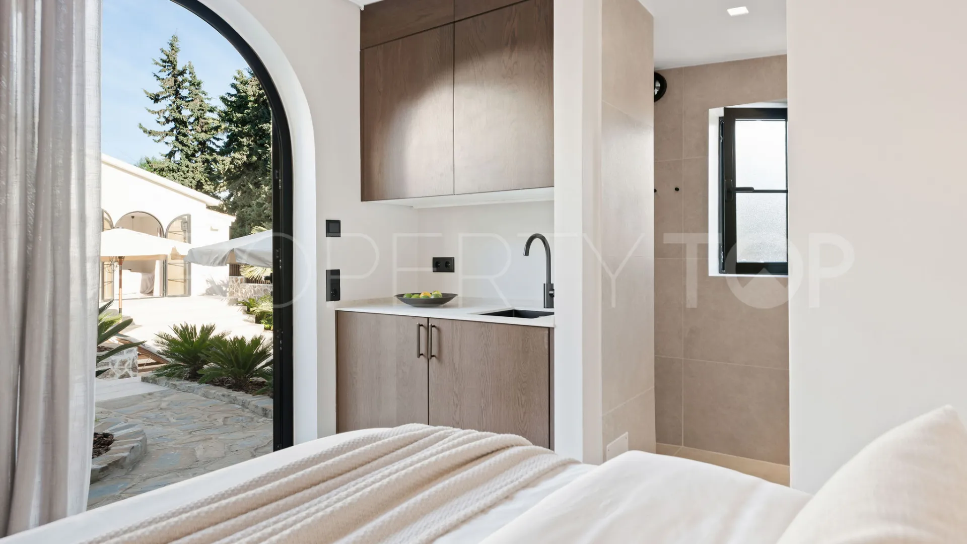 Buy Nueva Andalucia villa