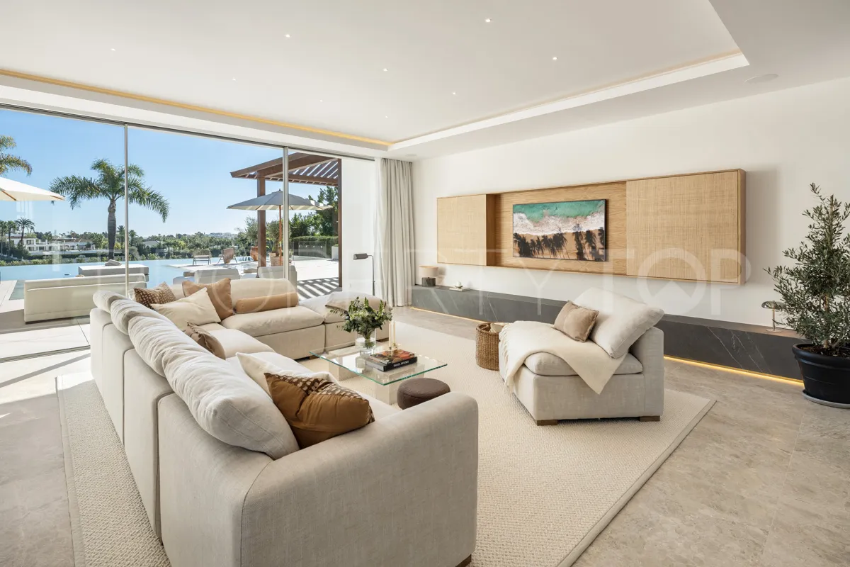 Villa in Aloha for sale