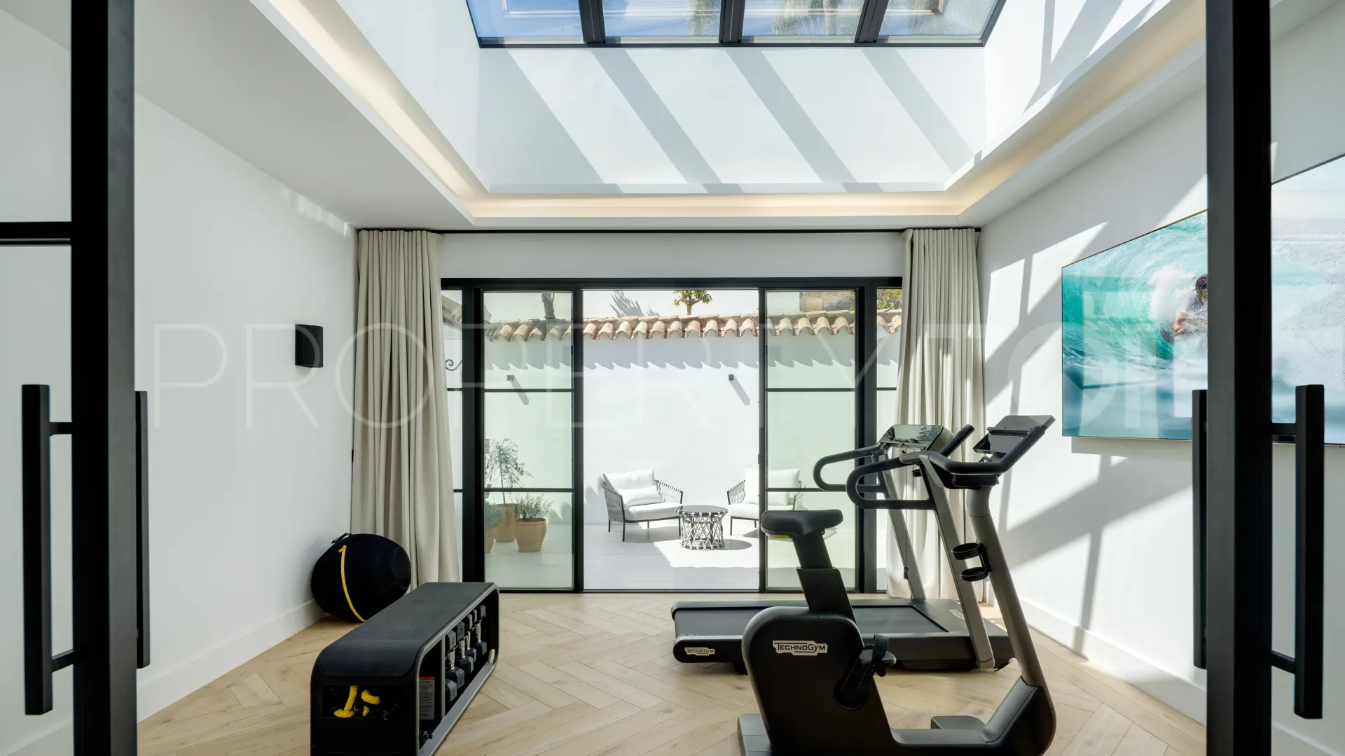 Se vende villa de 5 dormitorios en Benahavis