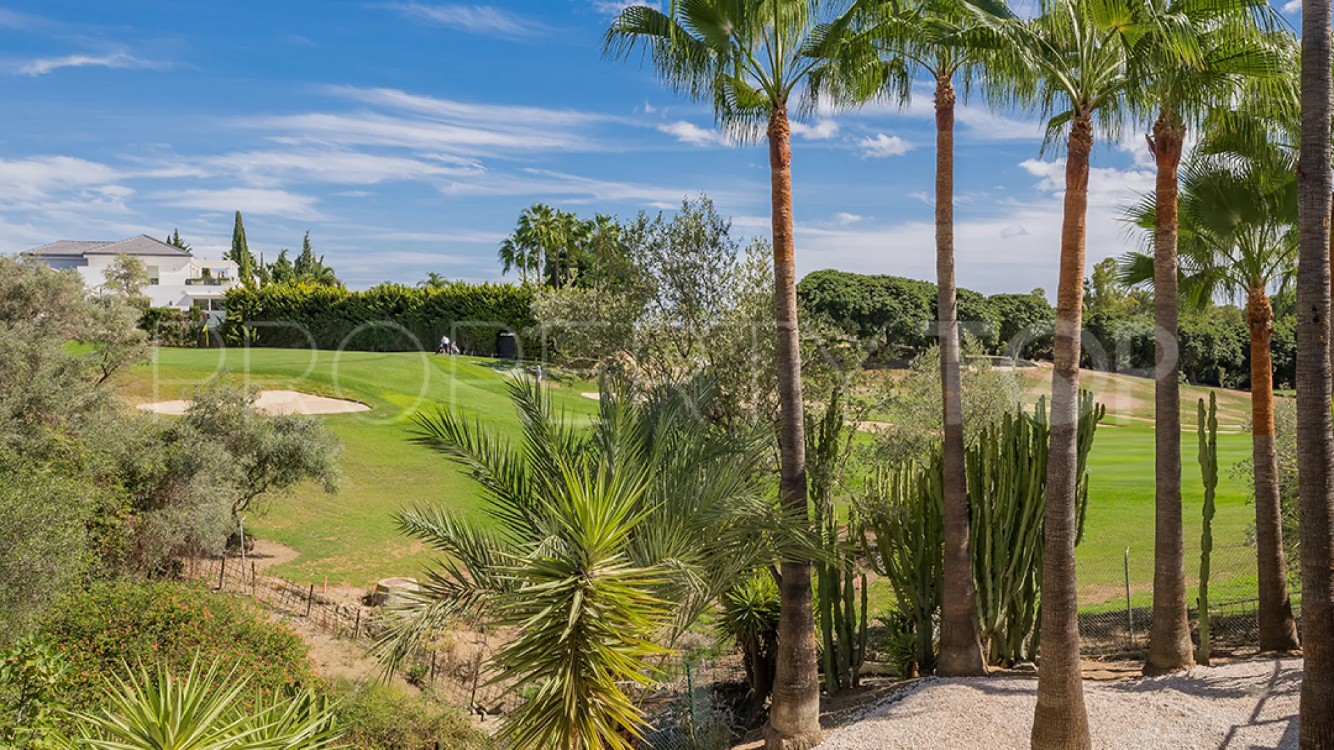 For sale Nueva Andalucia 4 bedrooms villa