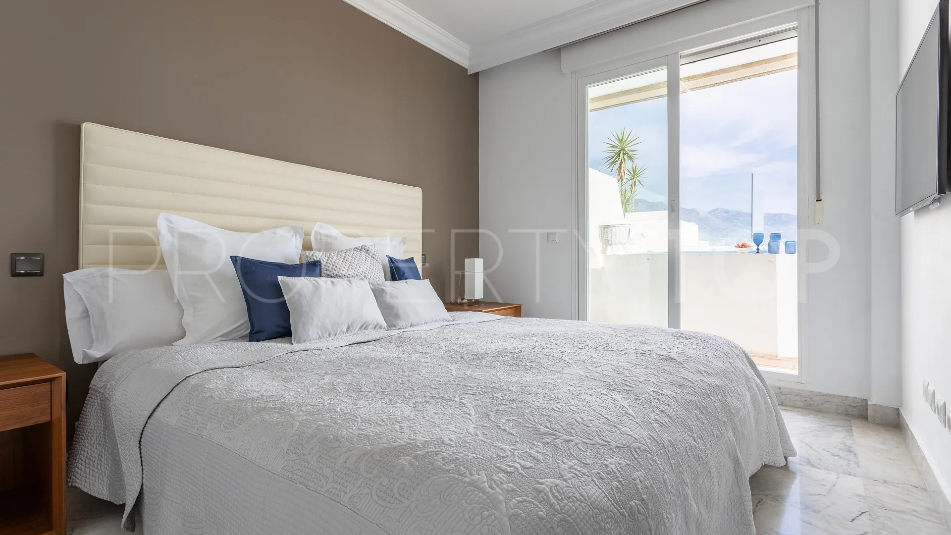 Ático en venta en Marina Banus