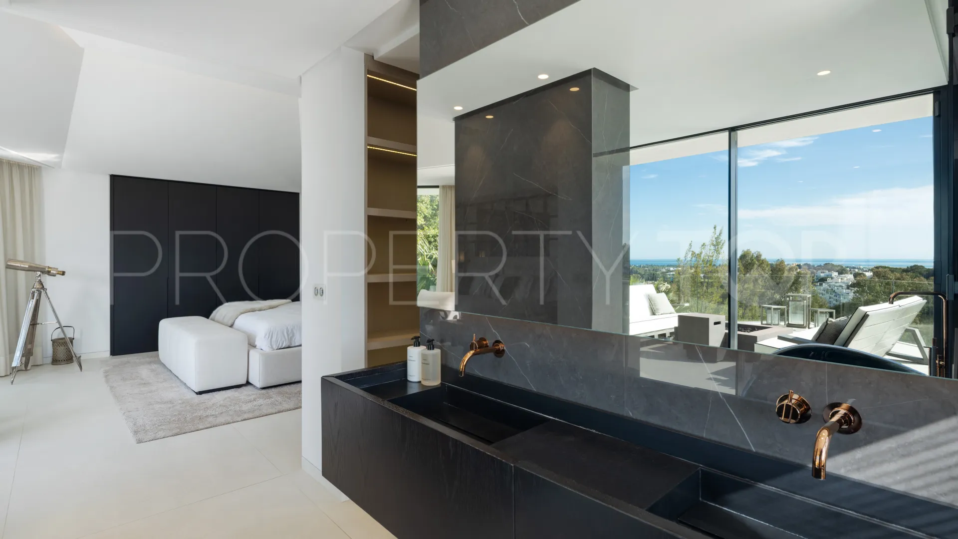 For sale villa in El Herrojo with 5 bedrooms