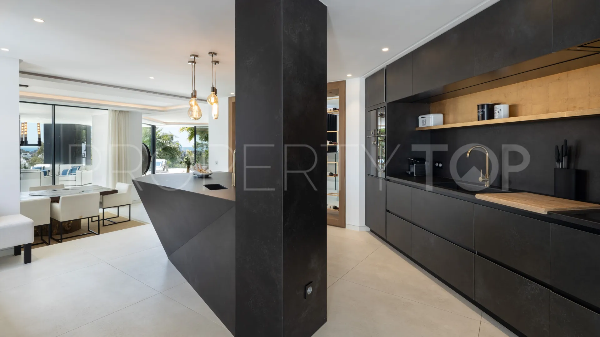 For sale villa in El Herrojo with 5 bedrooms