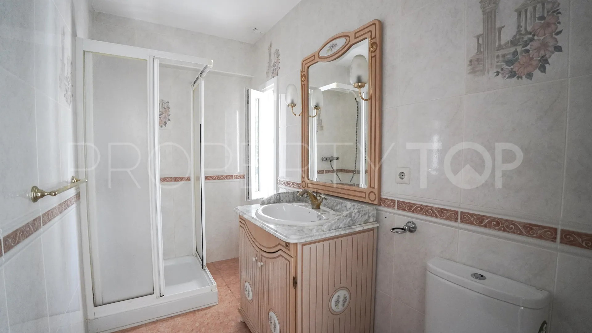 Nueva Andalucia, villa con 4 dormitorios a la venta