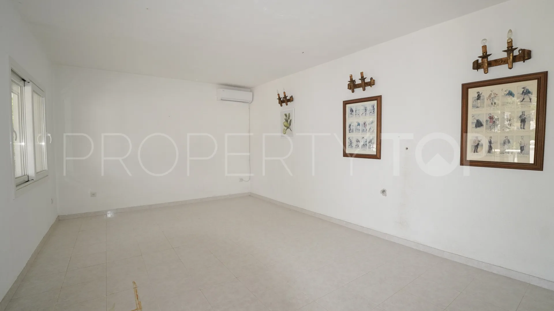 Nueva Andalucia, villa con 4 dormitorios a la venta