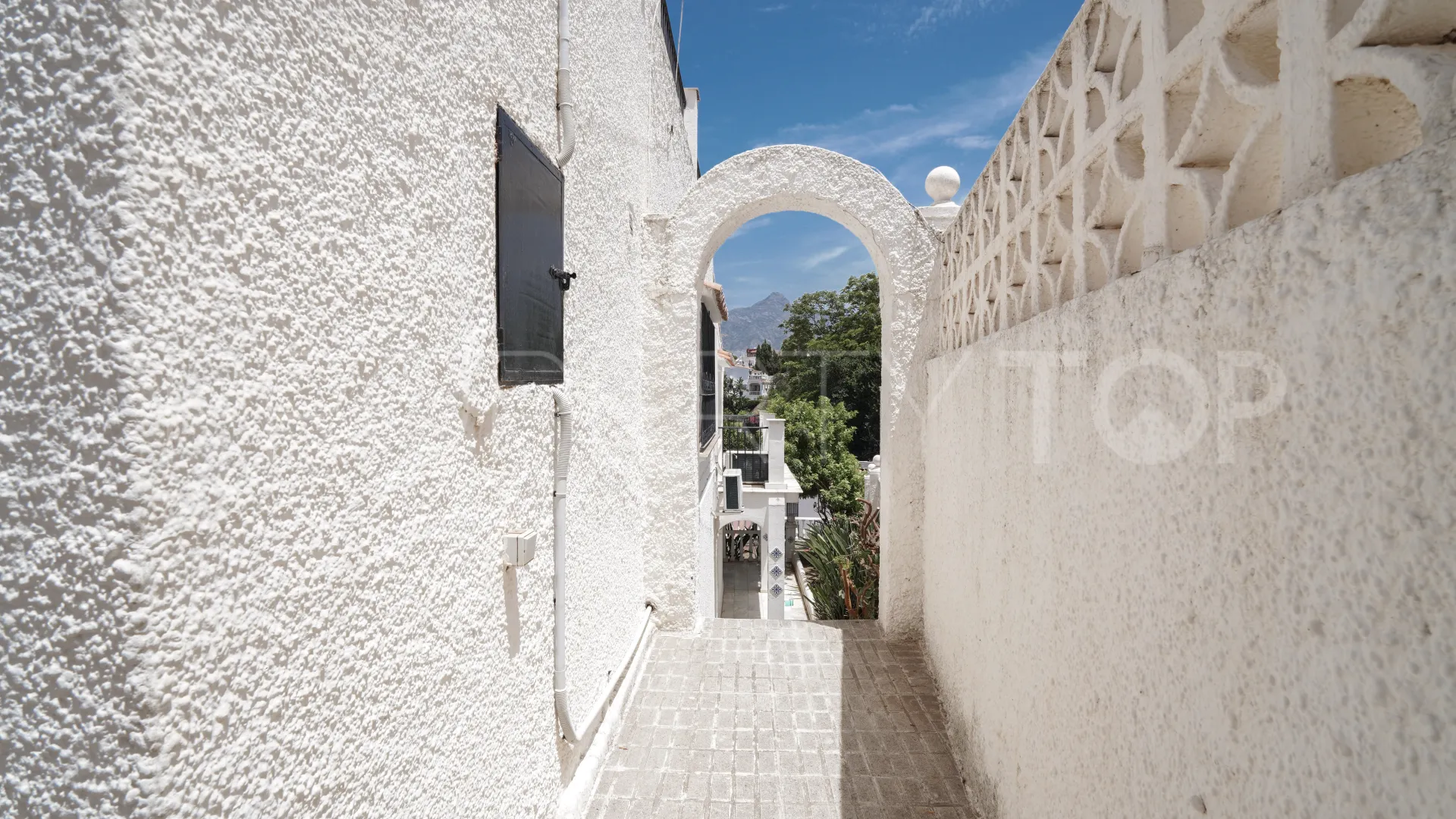 Nueva Andalucia, villa con 4 dormitorios a la venta