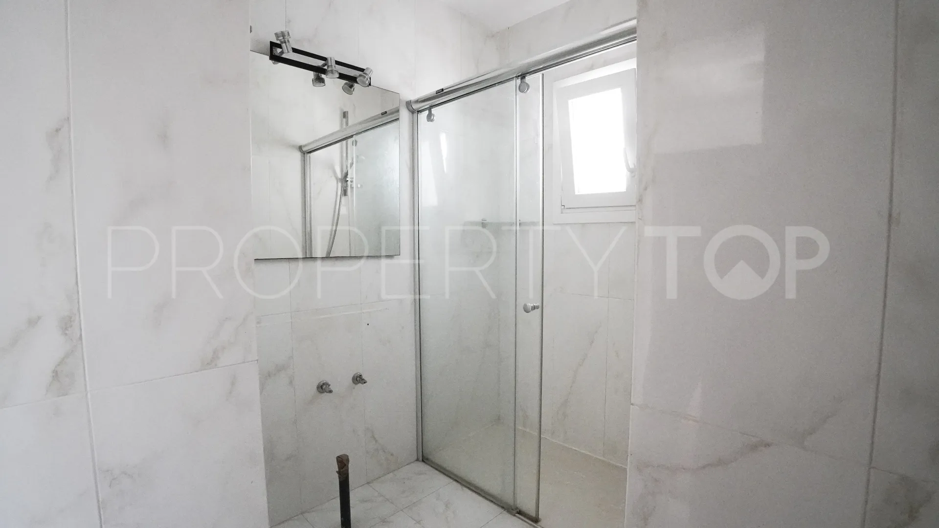 Nueva Andalucia, villa con 4 dormitorios a la venta