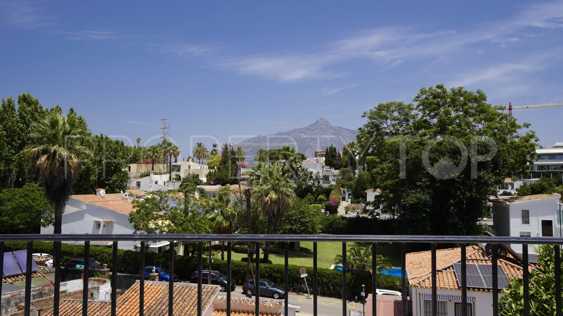 Nueva Andalucia, villa con 4 dormitorios a la venta